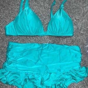 Skirted bottom bikini set. Size 10 top, size 8 bottom
